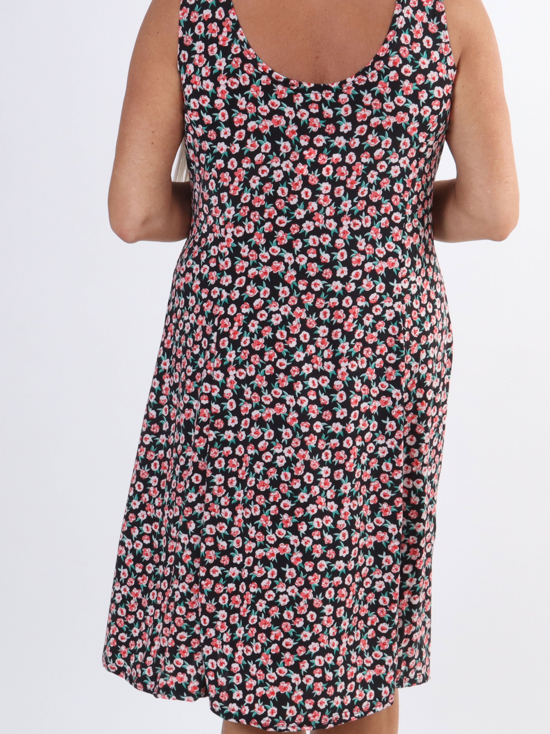 Maj Small Flower - Sød elastisk plus size kjole i blomsterprint